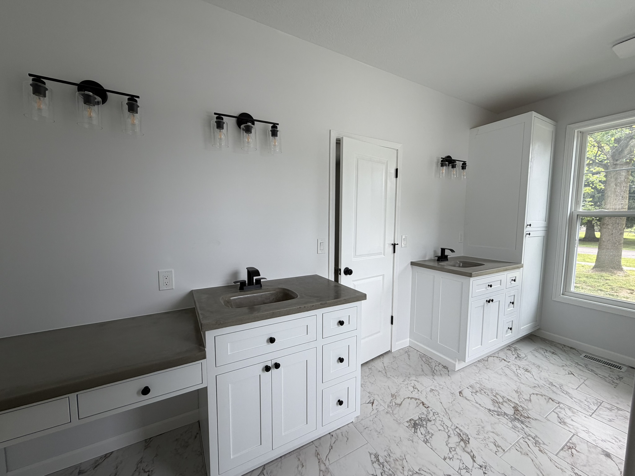 Bathroom vanity
