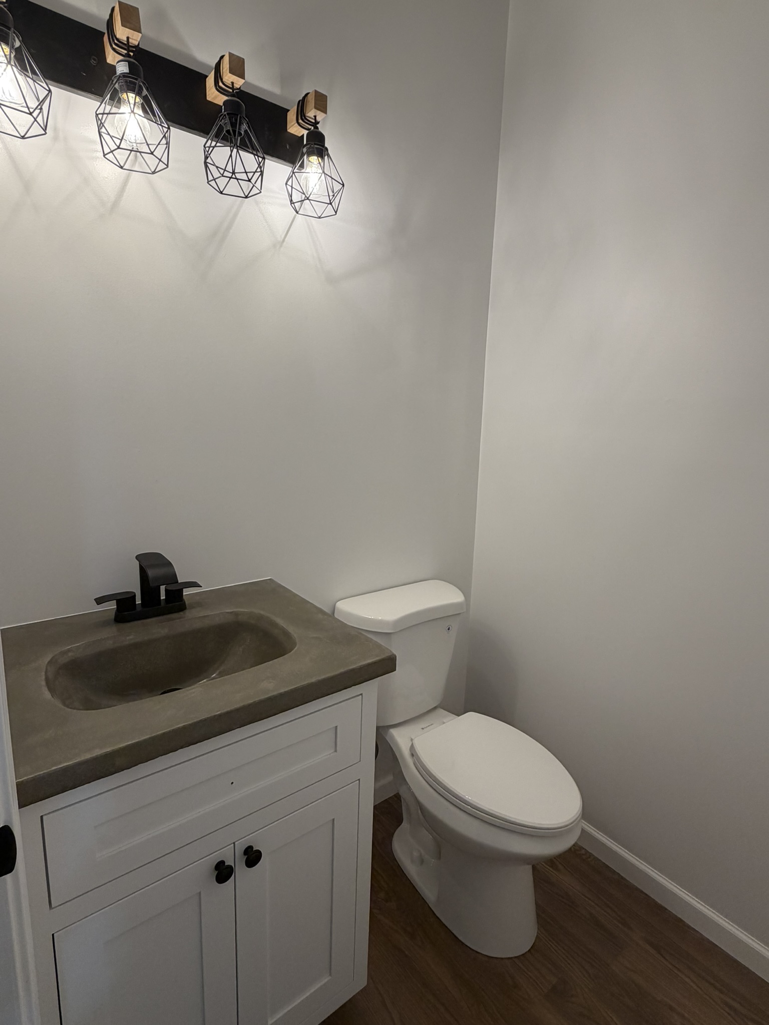 Bathroom toilet