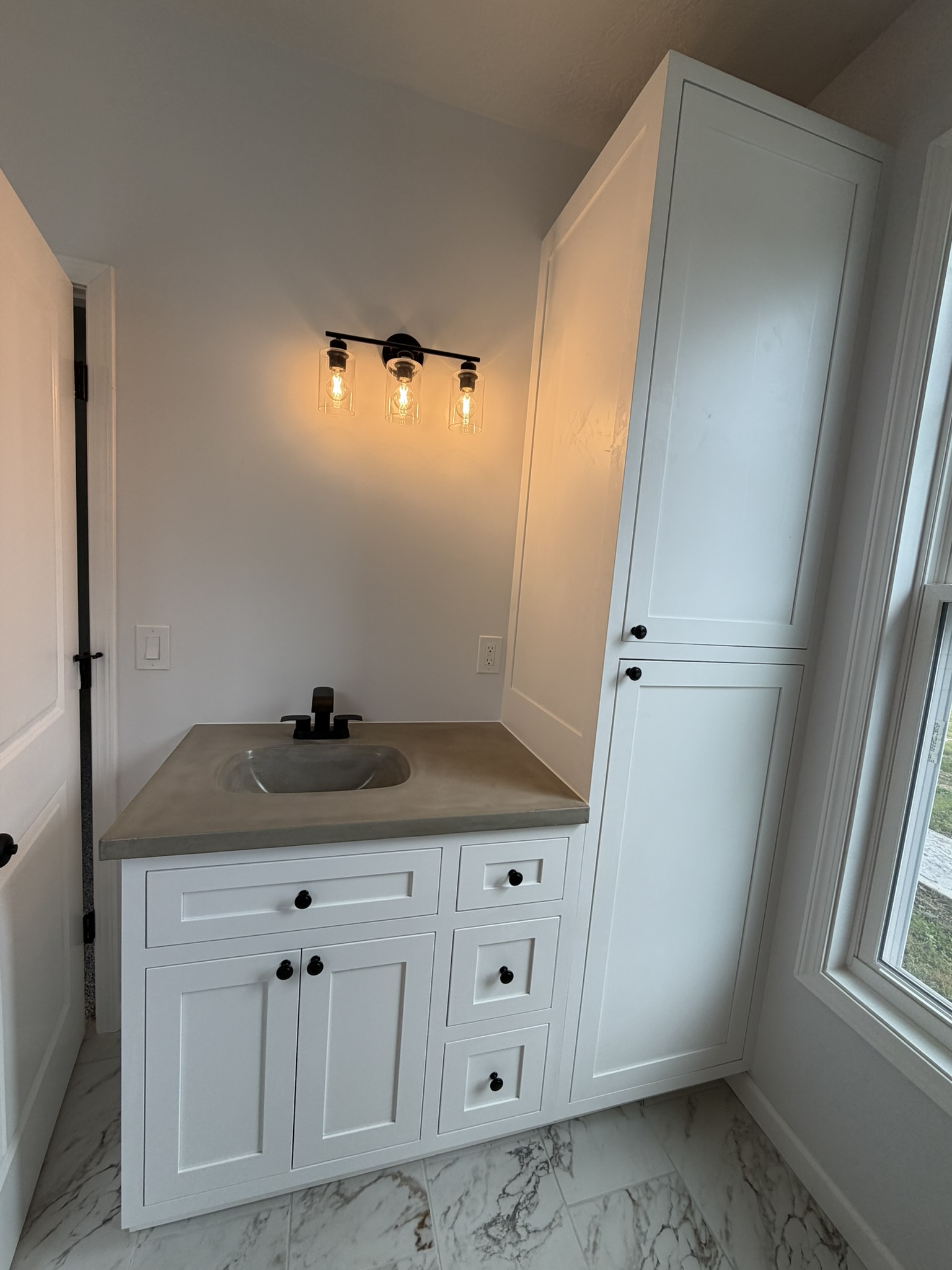 Bathroom 2vanity